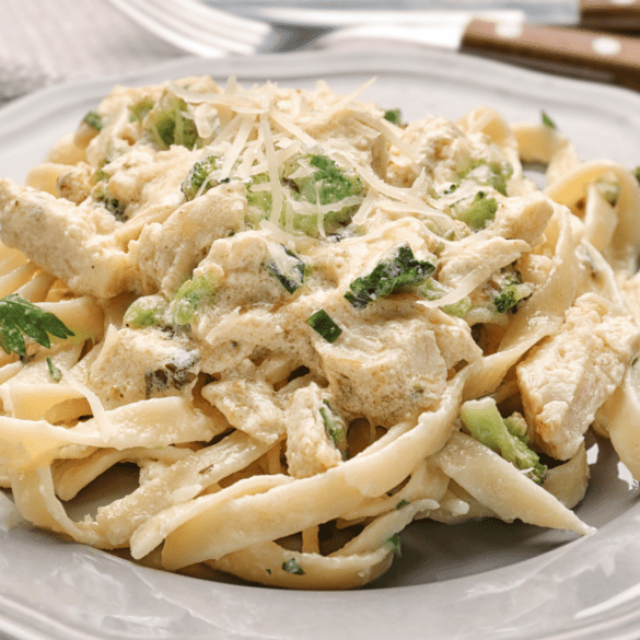 Creamy Mushroom and Asparagus Chicken Penne Recipe Creamy Mushroom and Asparagus Chicken Penne Recipe