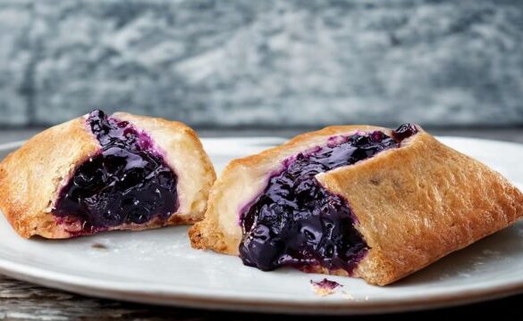 Copycat McDonald’s Blueberry & Crème Pie
