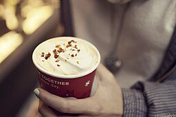 256px-Starbucks_caramel_brulee_latte Starbucks Red Cup Day