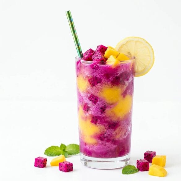Copycat Starbucks Blended Mango Dragonfruit Lemonade Energy Refresher Recipe